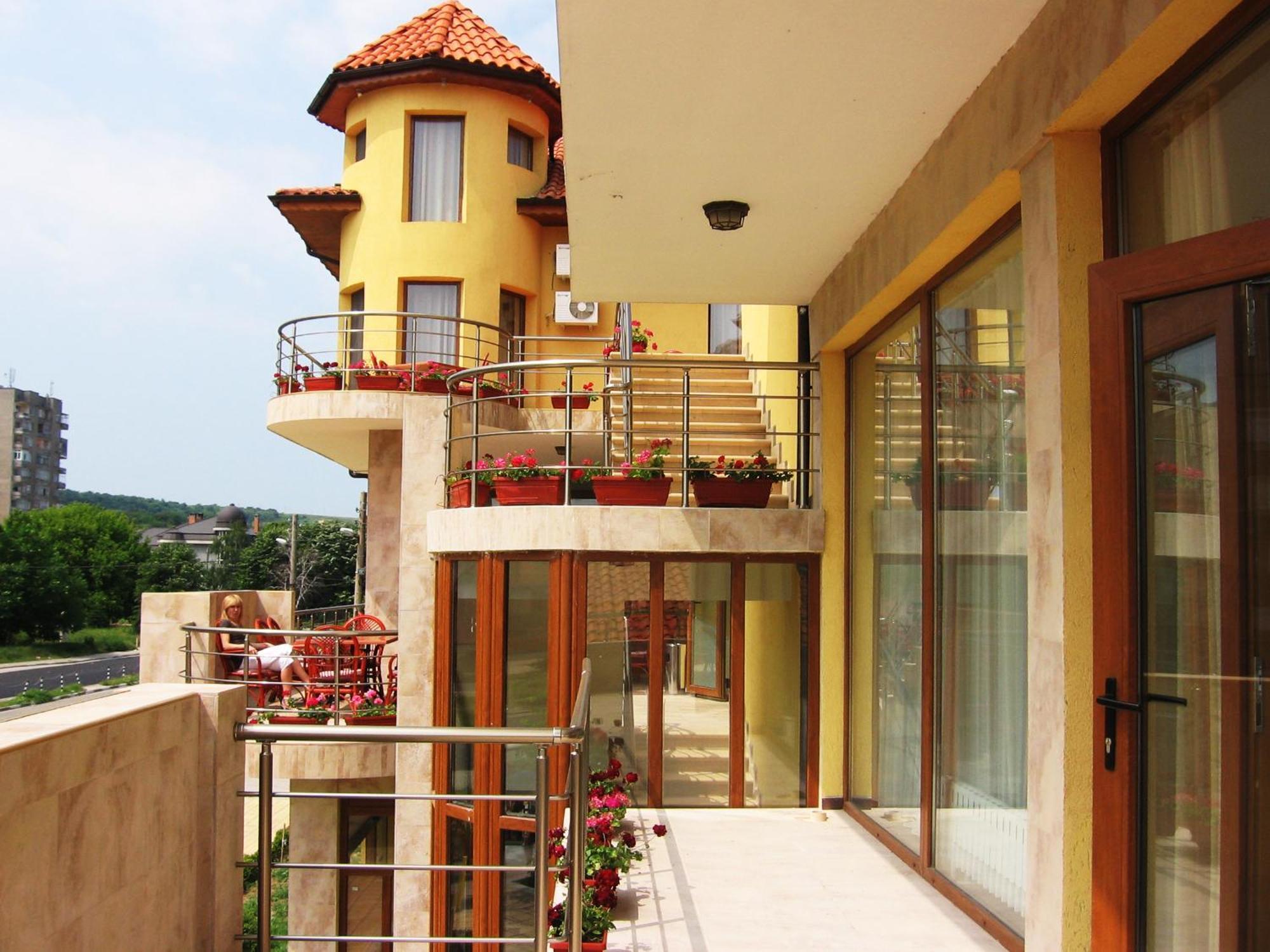 Hotel Queen Aydemir Exteriör bild